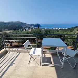 Penelope & Michael , Himarë Albanie